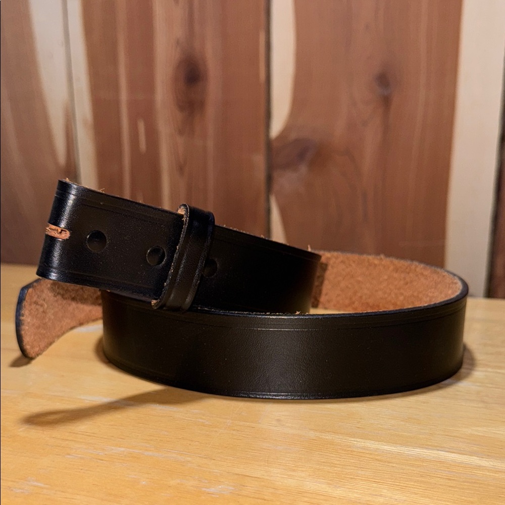 Black Leather Men's Belt